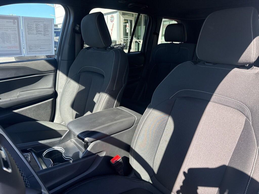 used 2024 Jeep Grand Cherokee car, priced at $28,990