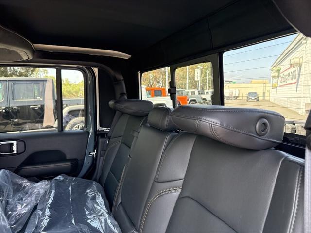 new 2025 Jeep Gladiator car, priced at $50,065