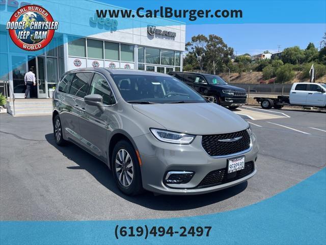 used 2022 Chrysler Pacifica Hybrid car, priced at $38,990