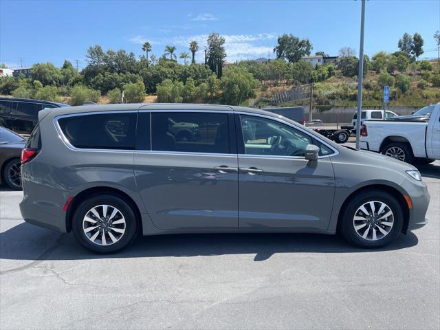 used 2022 Chrysler Pacifica Hybrid car, priced at $38,990