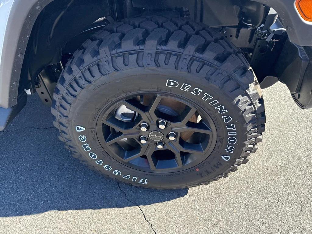 new 2025 Jeep Gladiator car, priced at $48,100