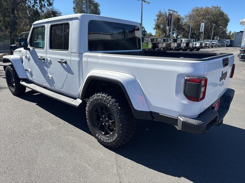 new 2025 Jeep Gladiator car, priced at $48,100