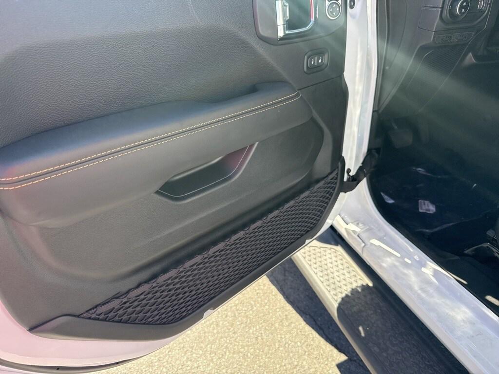 new 2025 Jeep Gladiator car, priced at $48,100