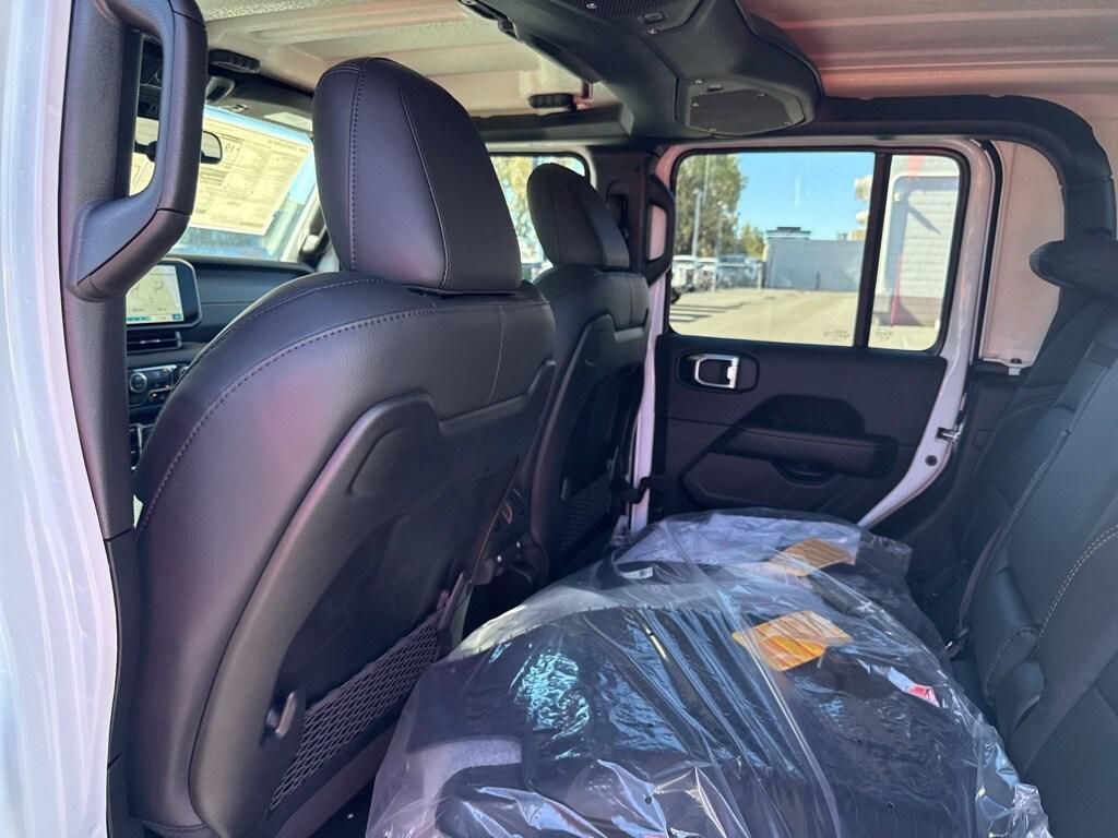 new 2025 Jeep Gladiator car, priced at $48,100