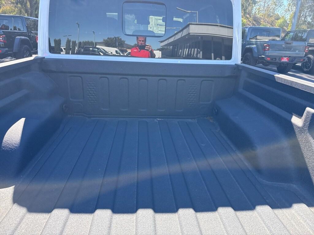 new 2025 Jeep Gladiator car, priced at $48,100