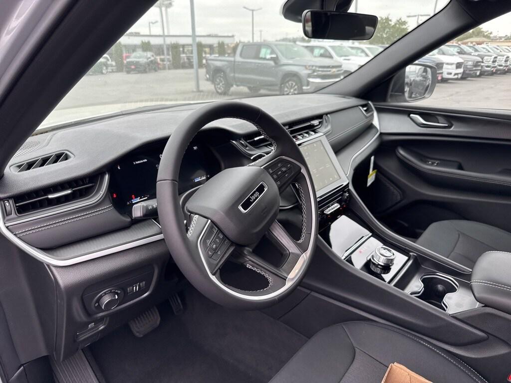 new 2025 Jeep Grand Cherokee L car, priced at $42,875