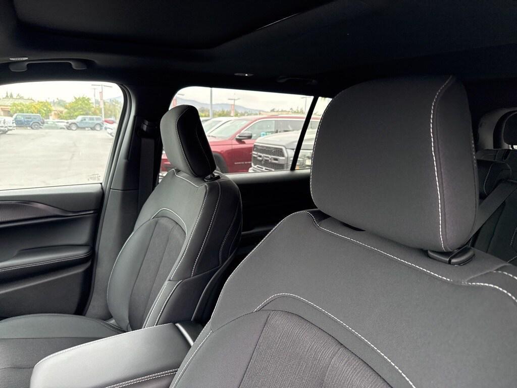 new 2025 Jeep Grand Cherokee L car, priced at $42,875