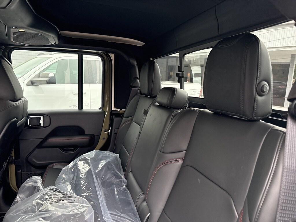 new 2025 Jeep Gladiator car, priced at $60,635