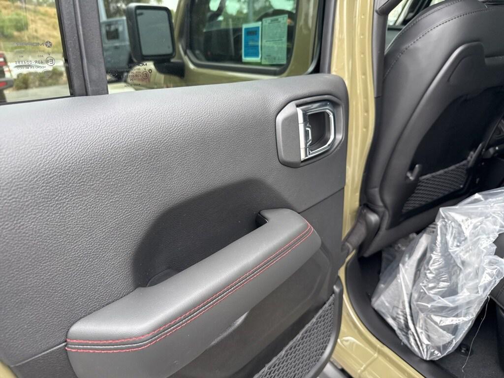 new 2025 Jeep Gladiator car, priced at $60,635