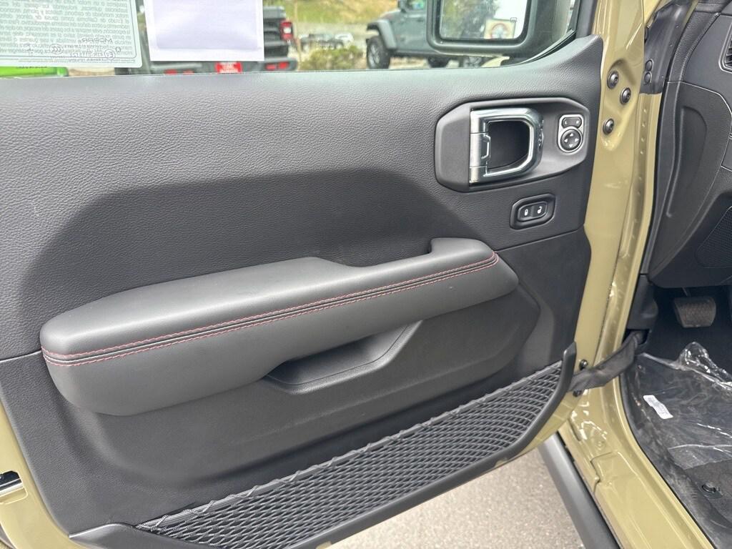 new 2025 Jeep Gladiator car, priced at $60,635