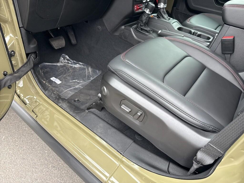 new 2025 Jeep Gladiator car, priced at $60,635