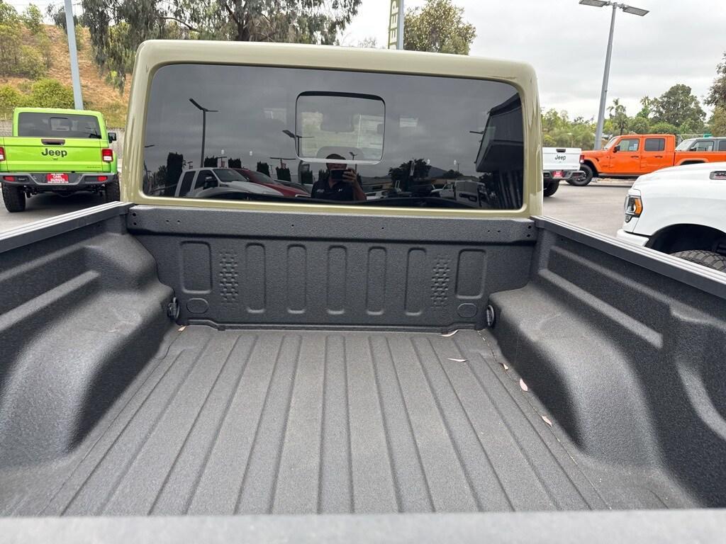 new 2025 Jeep Gladiator car, priced at $60,635