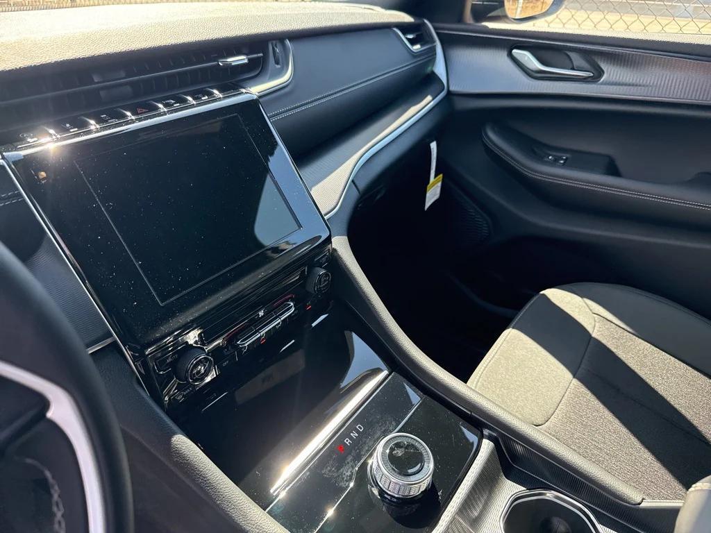 new 2025 Jeep Grand Cherokee L car, priced at $42,875