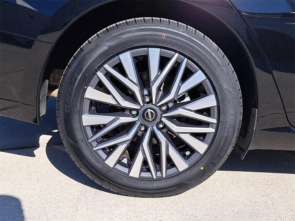 used 2023 Nissan Altima car, priced at $17,491