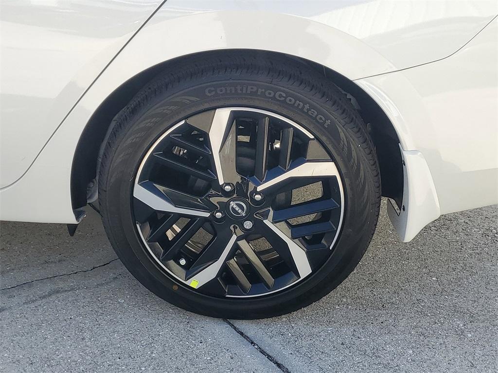 new 2025 Nissan Versa car, priced at $21,015
