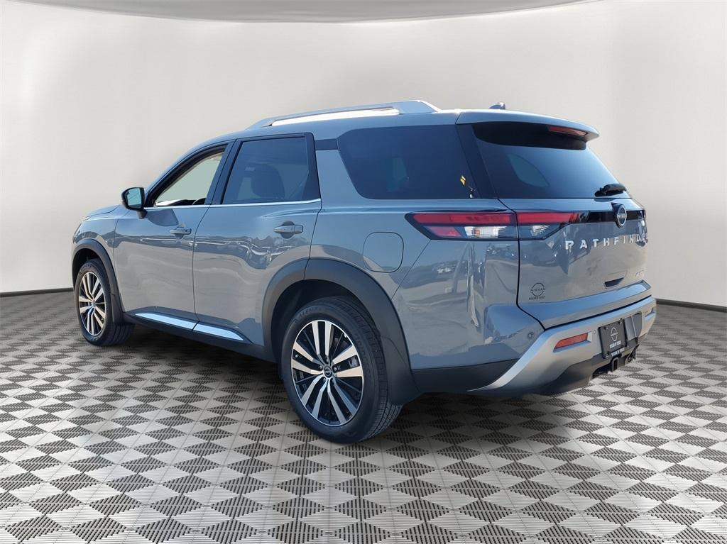 new 2025 Nissan Pathfinder car, priced at $42,652