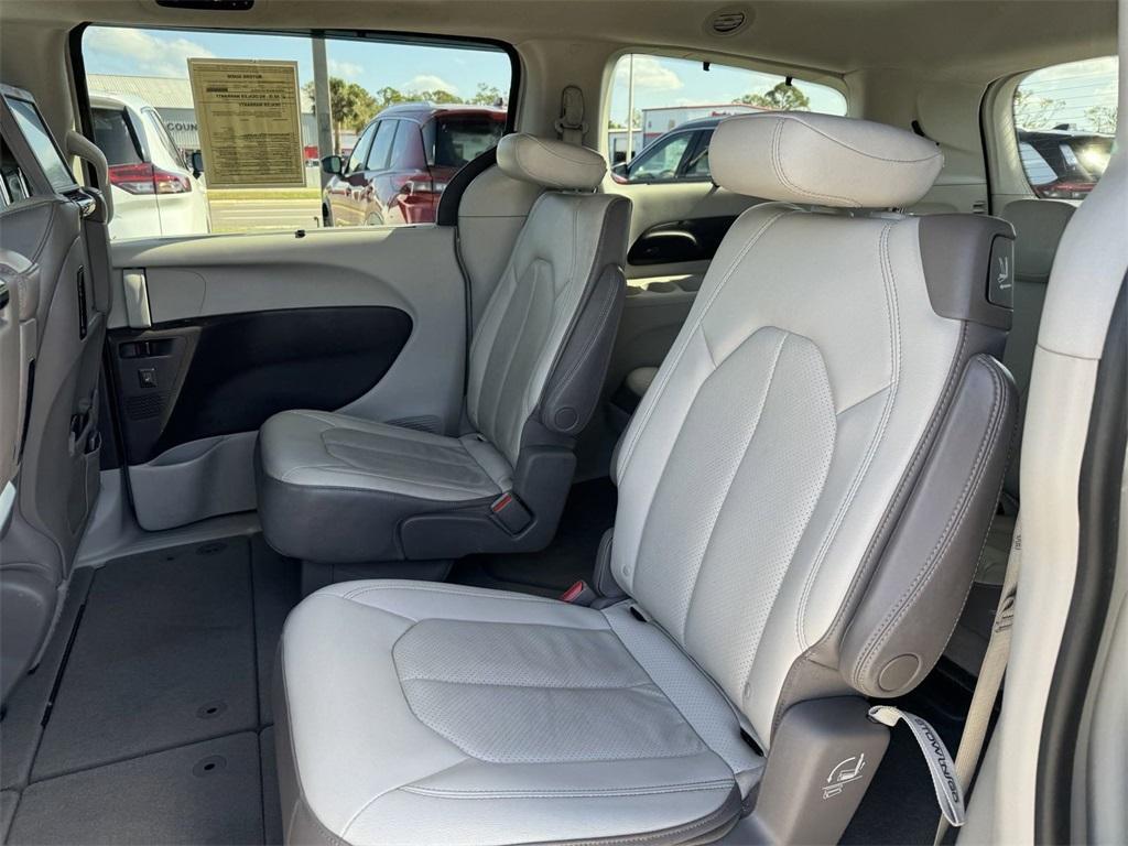 used 2019 Chrysler Pacifica car, priced at $15,998