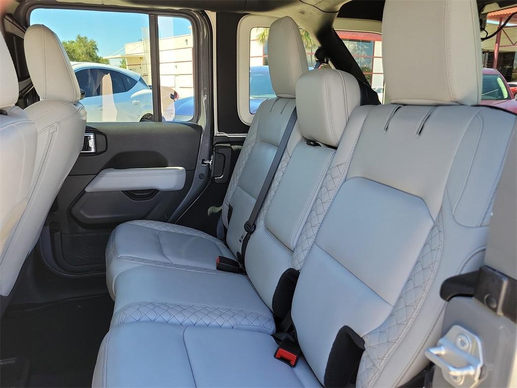 used 2021 Jeep Wrangler Unlimited car, priced at $35,991
