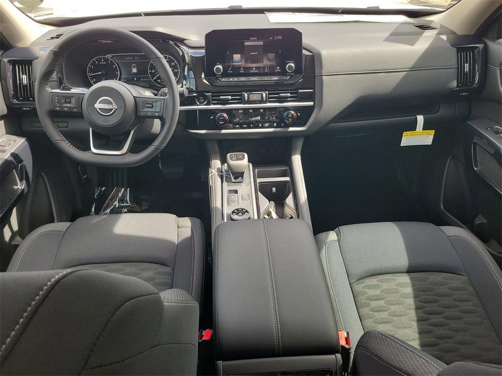 new 2025 Nissan Pathfinder car, priced at $34,213