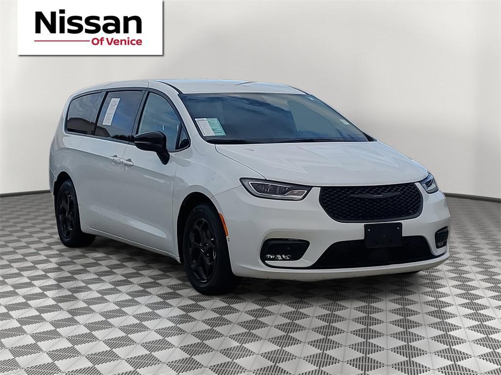 used 2024 Chrysler Pacifica Hybrid car, priced at $31,991