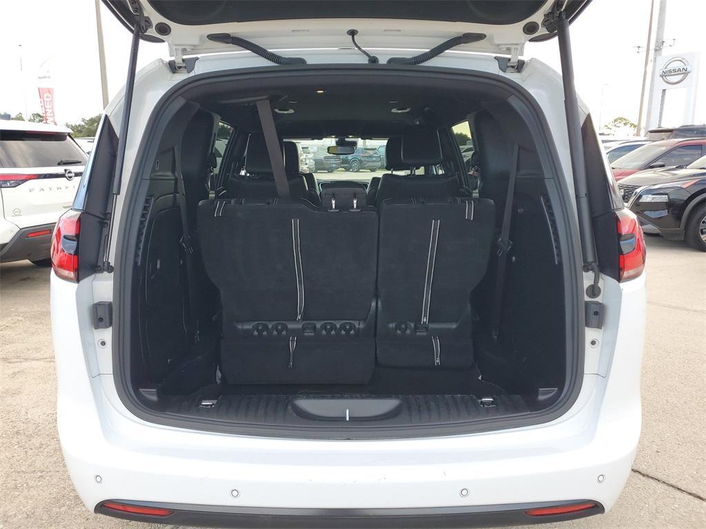 used 2024 Chrysler Pacifica Hybrid car, priced at $31,991