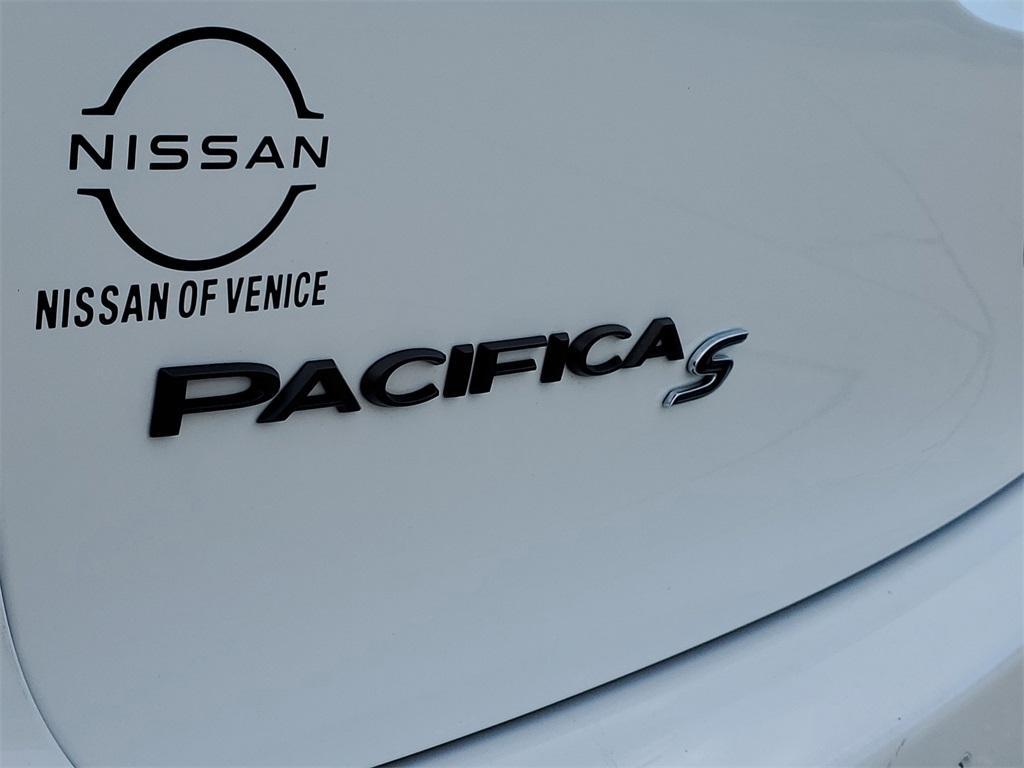 used 2024 Chrysler Pacifica Hybrid car, priced at $31,991