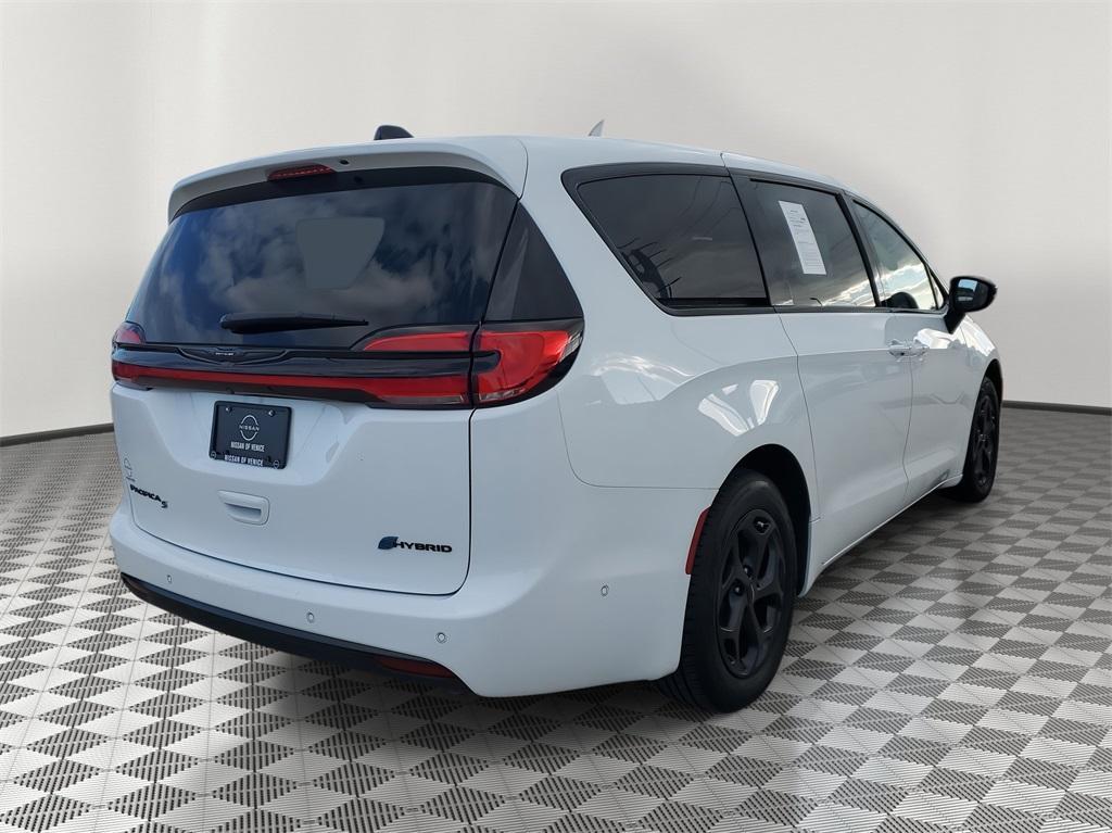 used 2024 Chrysler Pacifica Hybrid car, priced at $31,991