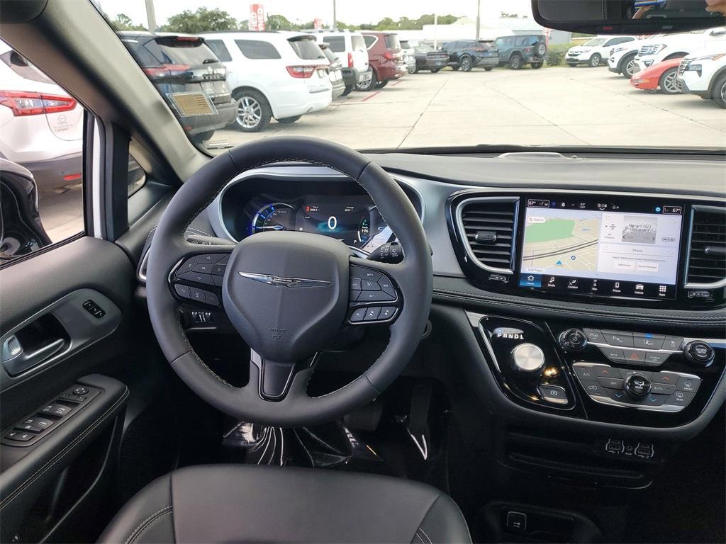 used 2024 Chrysler Pacifica Hybrid car, priced at $31,991