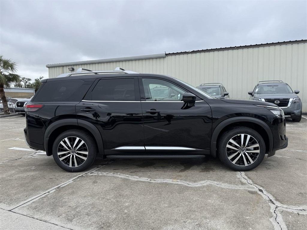 new 2025 Nissan Pathfinder car, priced at $50,662