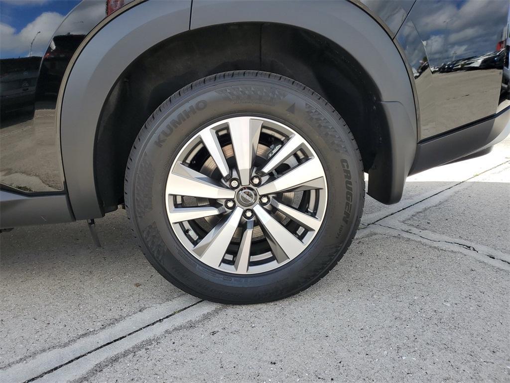 new 2025 Nissan Pathfinder car, priced at $34,565