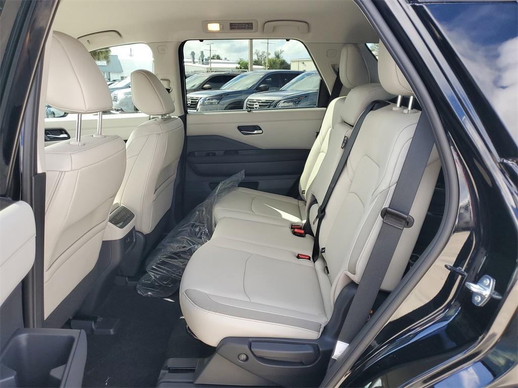 new 2025 Nissan Pathfinder car, priced at $34,565