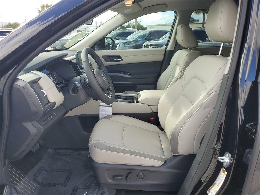 new 2025 Nissan Pathfinder car, priced at $34,565