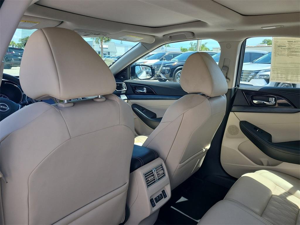 used 2023 Nissan Maxima car, priced at $35,991
