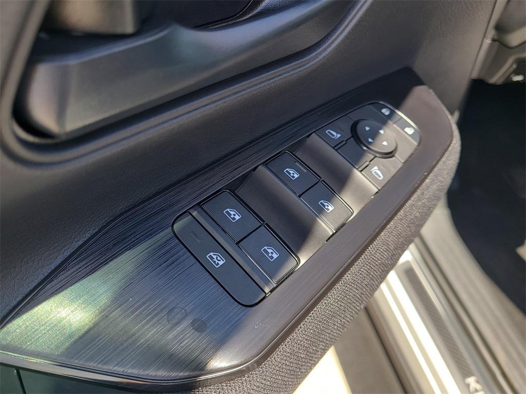 new 2025 Nissan Kicks car, priced at $23,281