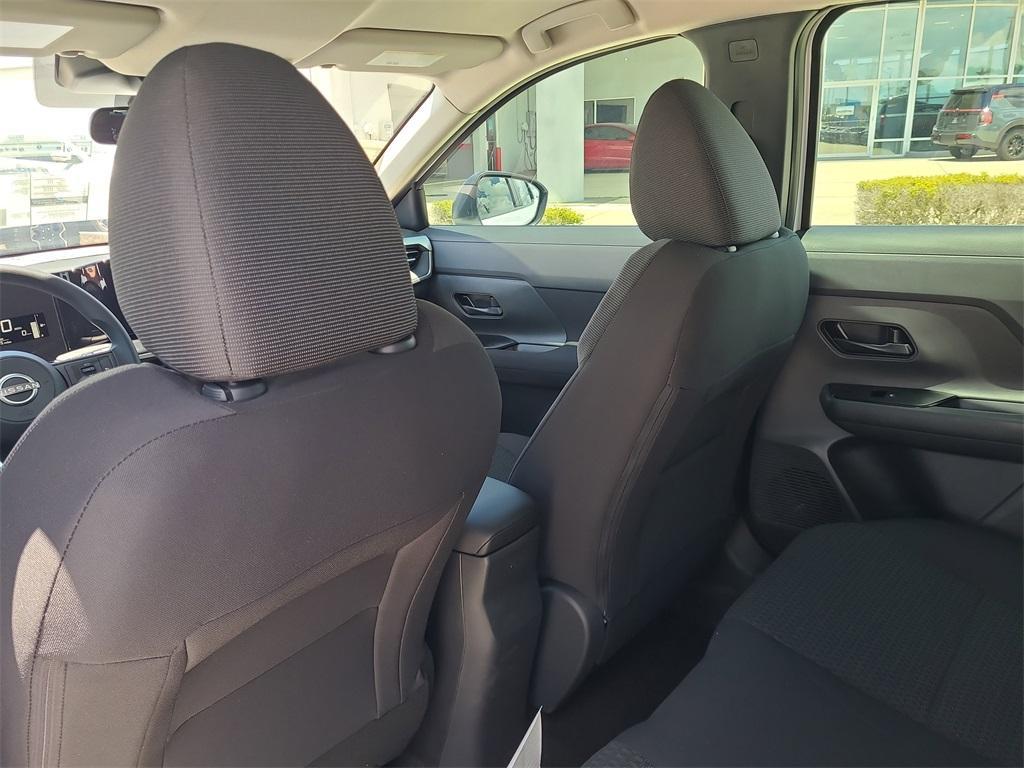 new 2025 Nissan Kicks car, priced at $23,281