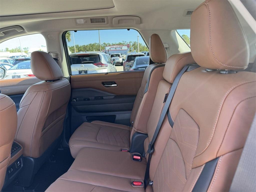 new 2025 Nissan Pathfinder car, priced at $45,946