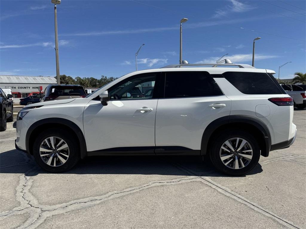 new 2024 Nissan Pathfinder car, priced at $34,999