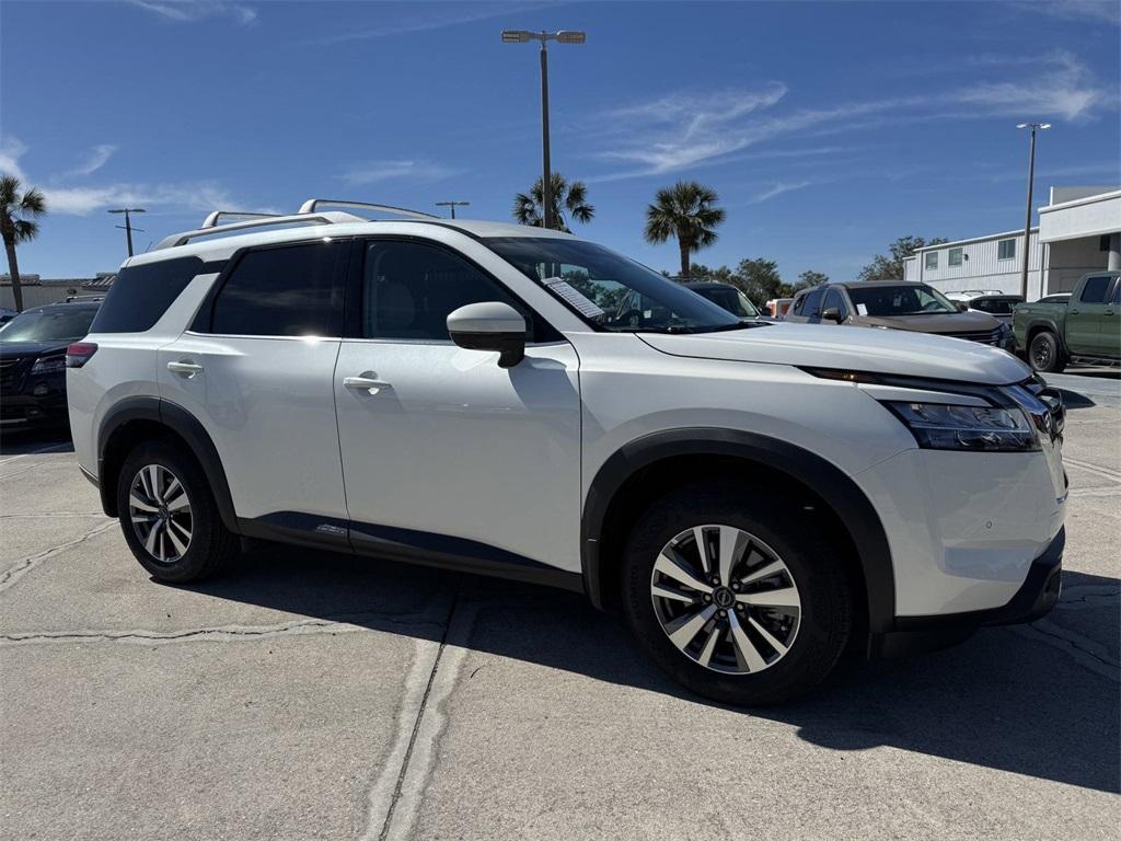 new 2024 Nissan Pathfinder car, priced at $34,999