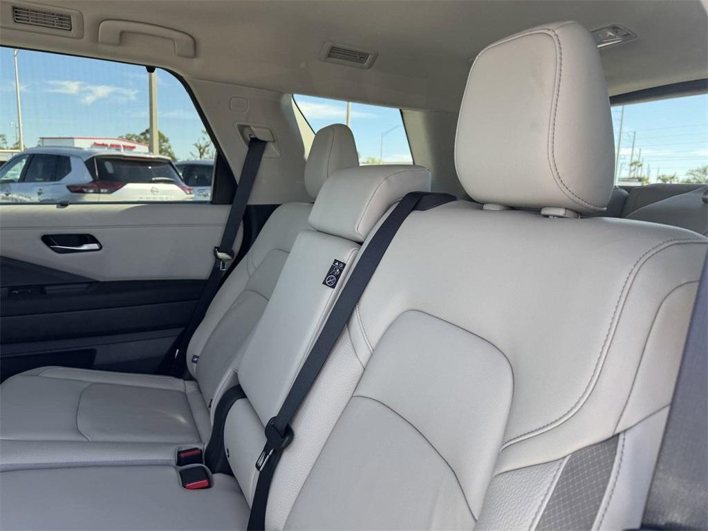 new 2024 Nissan Pathfinder car, priced at $34,999