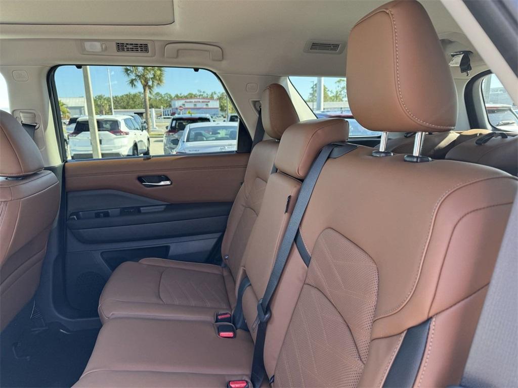 new 2025 Nissan Pathfinder car, priced at $45,946