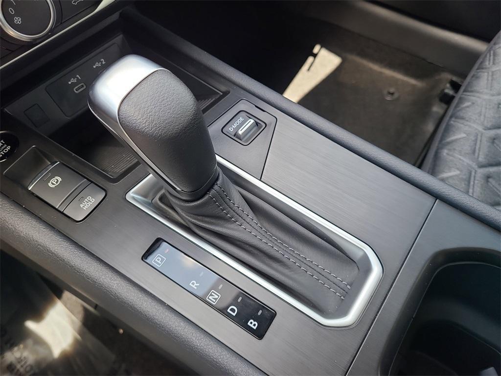 new 2025 Nissan Kicks car, priced at $25,004