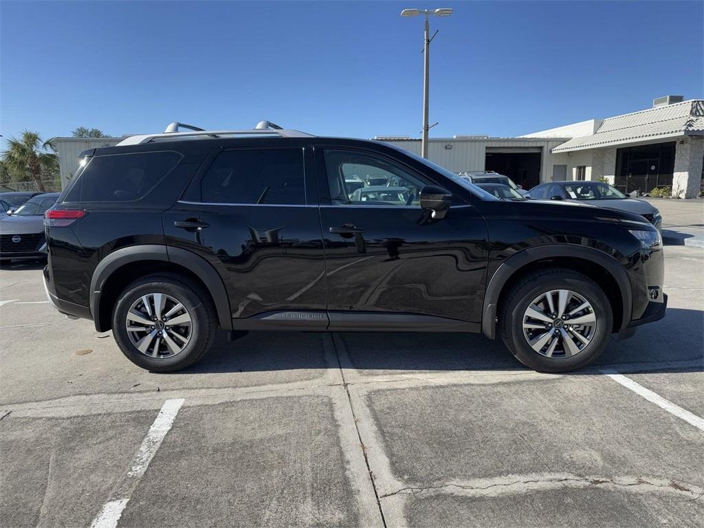 new 2025 Nissan Pathfinder car, priced at $39,500