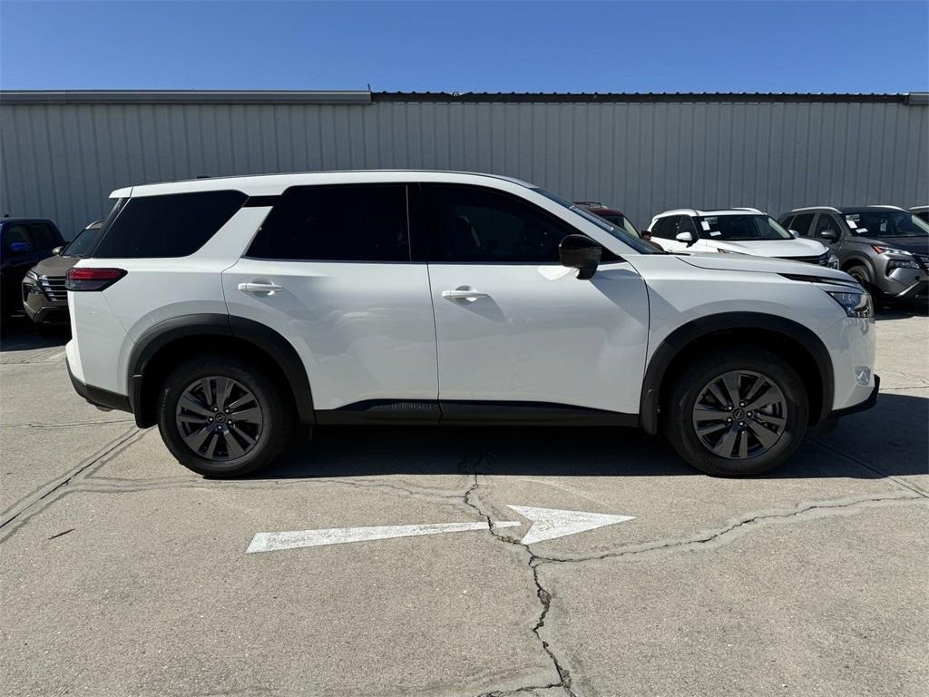 new 2024 Nissan Pathfinder car, priced at $31,000