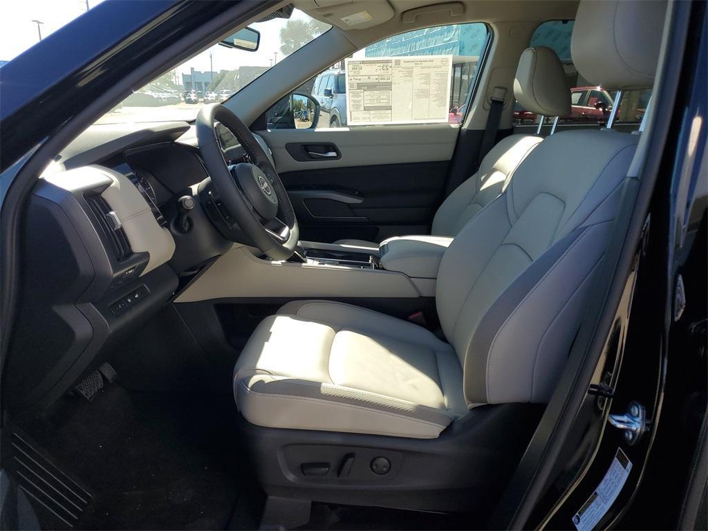 new 2025 Nissan Pathfinder car, priced at $37,975