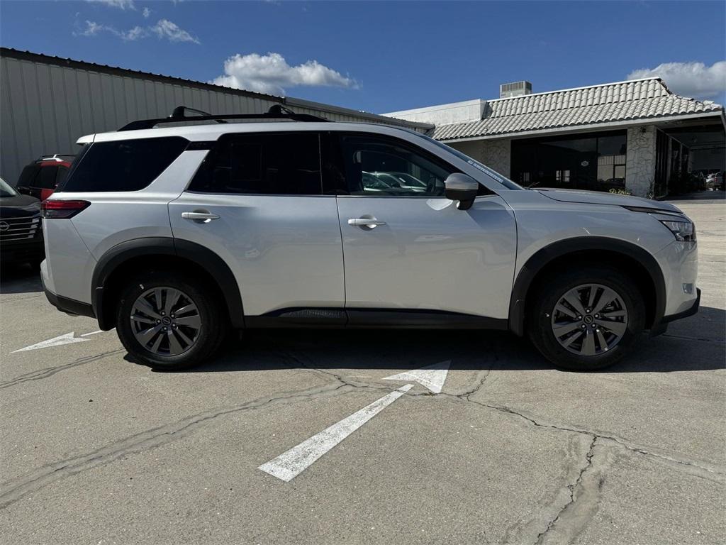 new 2024 Nissan Pathfinder car, priced at $35,500