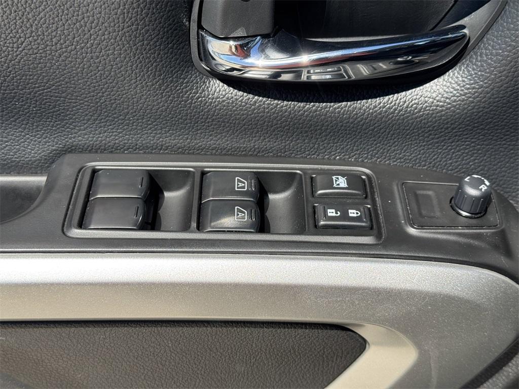 used 2024 Nissan Titan car, priced at $36,991