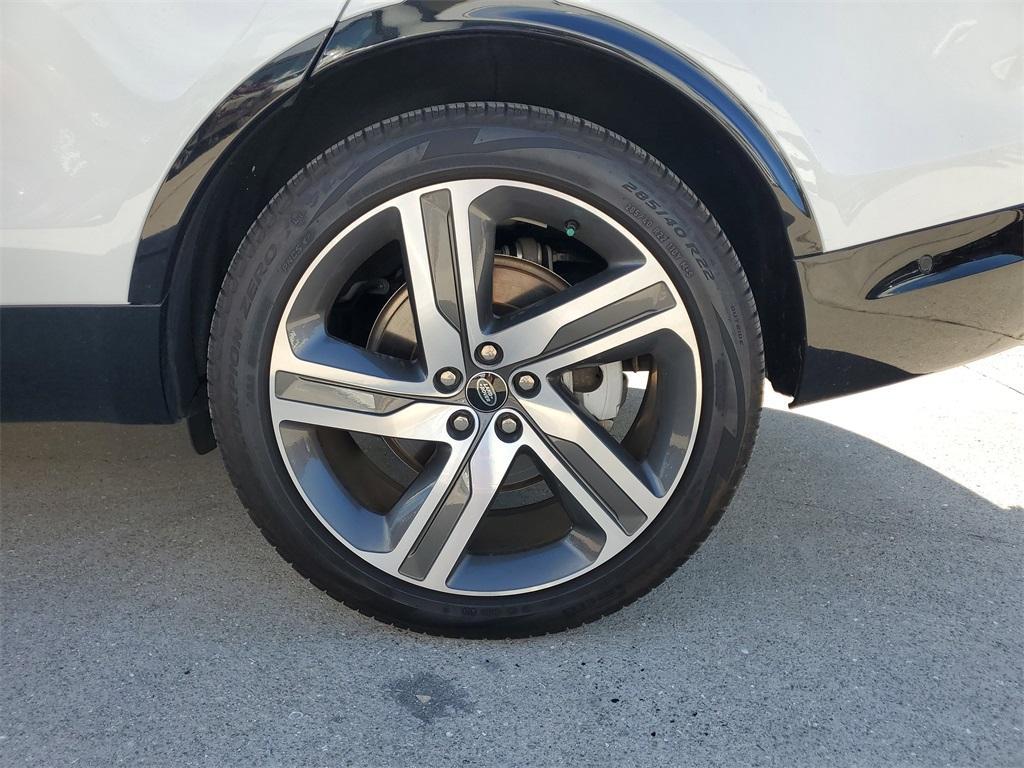 used 2024 Land Rover Discovery car, priced at $50,991