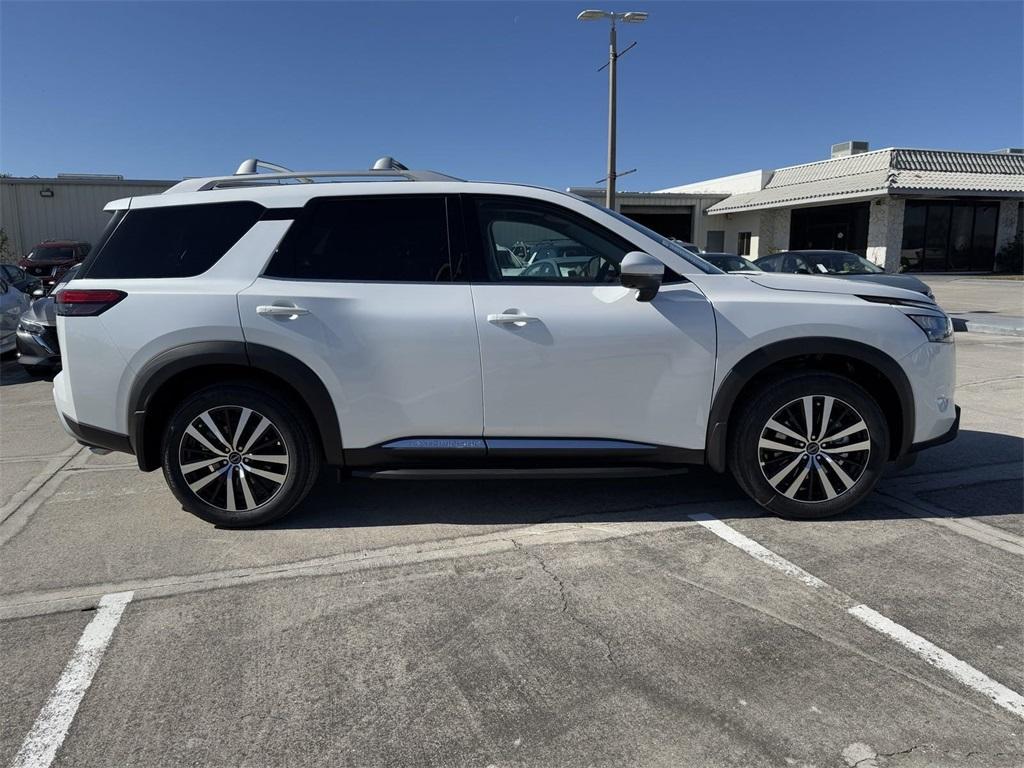 new 2025 Nissan Pathfinder car, priced at $49,888