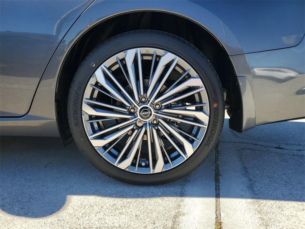 new 2025 Nissan Altima car, priced at $30,935