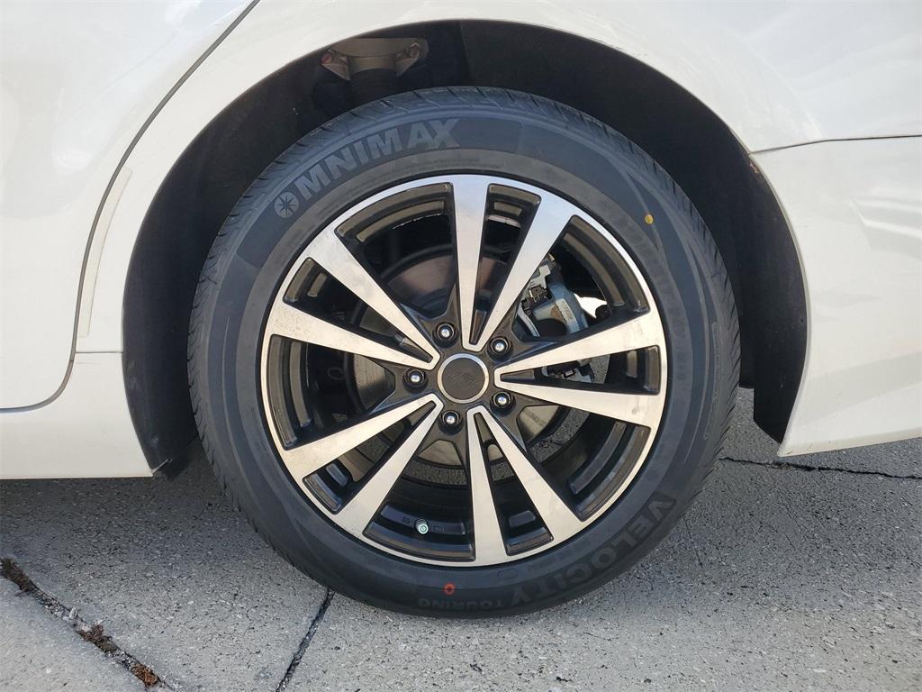 used 2018 Toyota Camry Hybrid car, priced at $19,991